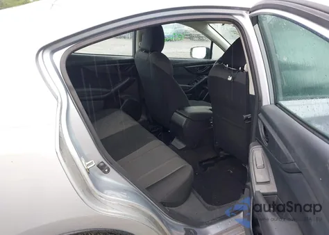 2018 Subaru Impreza 2.0I из США, поврежденный, VIN 4S3GKAA65J3622157